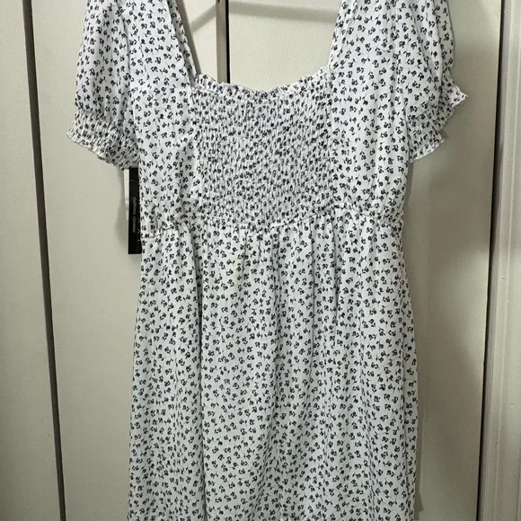 White and navy Floral Dress - Picture 4 of 6